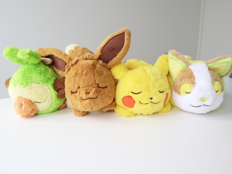 すやすやと眠る リラックスしたポケモンたちのグッズ みんなおつかれさま がポケモンセンターに登場 6 26 土 発売予定 ポケモンだいすきクラブ