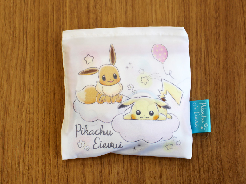 フワフワかわいい！ ピカチュウとイーブイのメルヘンな雰囲気の