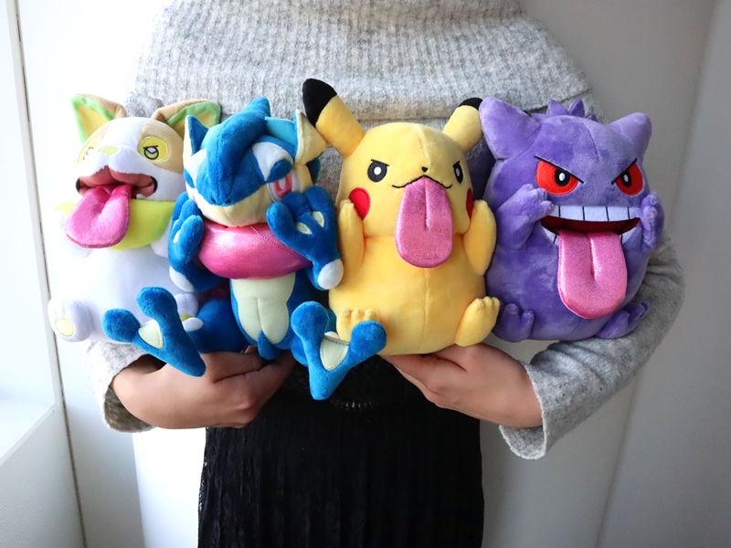 なめ初め べろ が特徴的なポケモンたちのグッズ Berobe がポケモンセンターに大集合 1 1 金 祝 発売 ポケモンだいすきクラブ