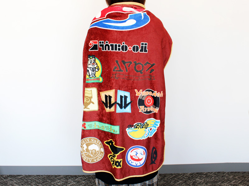 市場 ポケモンセンター限定 ダンデが着ているマント風ブランケット