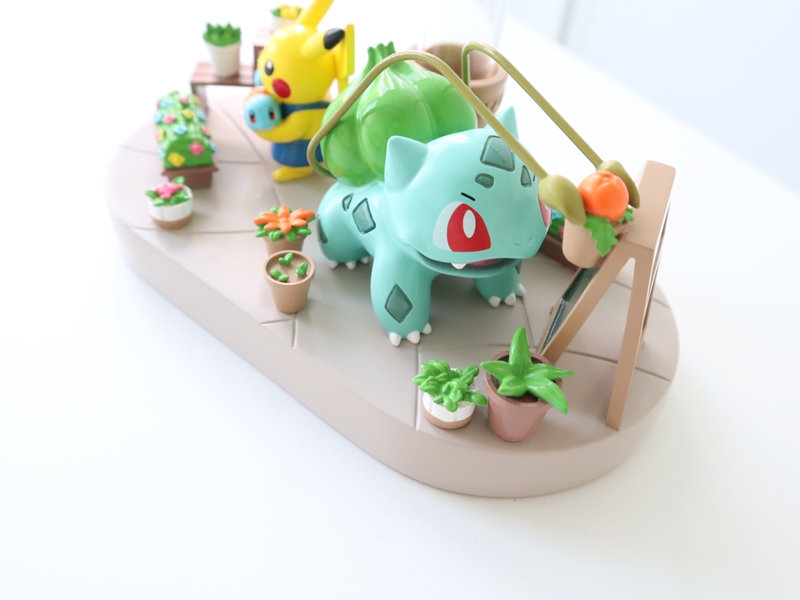 くさタイプのポケモンたちをメインに描いたガーデニングがテーマのグッズ Pokemon Grassy Gardening がポケモンセンターに登場 5 15 土 発売 ポケモンだいすきクラブ