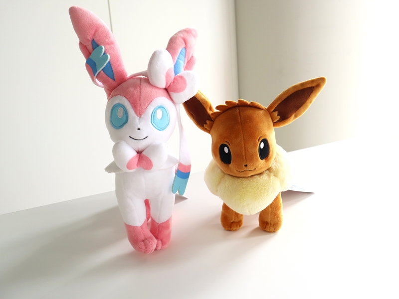 【参考写真】ポケモンカード　イーブイフレンズ　イーブイ　ブースター（旧柄モデル有