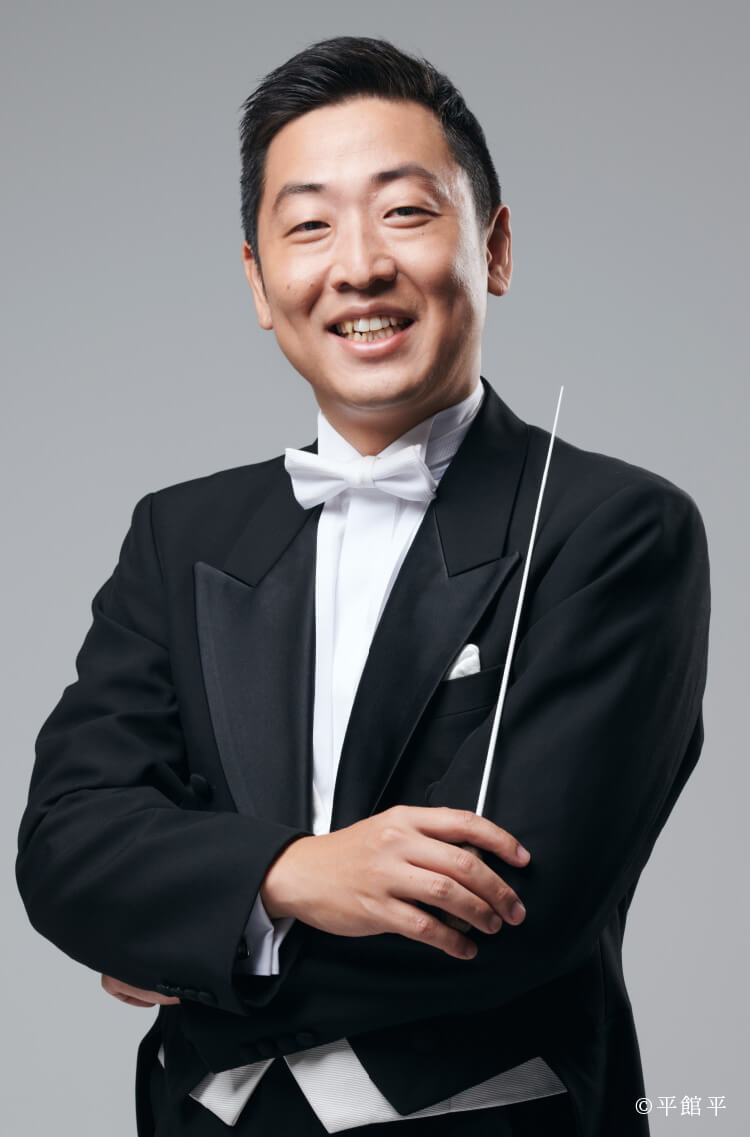 指揮者 横山奏の写真